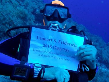 Fyldte 75 år og foretog 75 dyk i 2018.